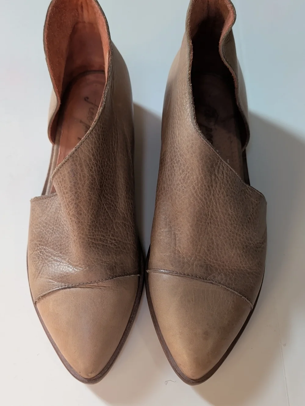 Free People, Royale, Tan D'Orsay Leather Flats. Size 8.5